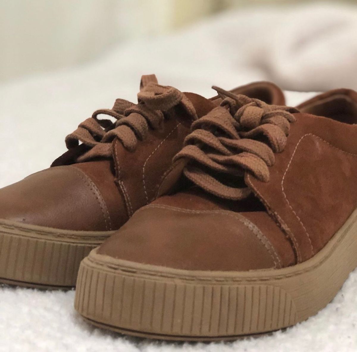 tenis bebece caramelo