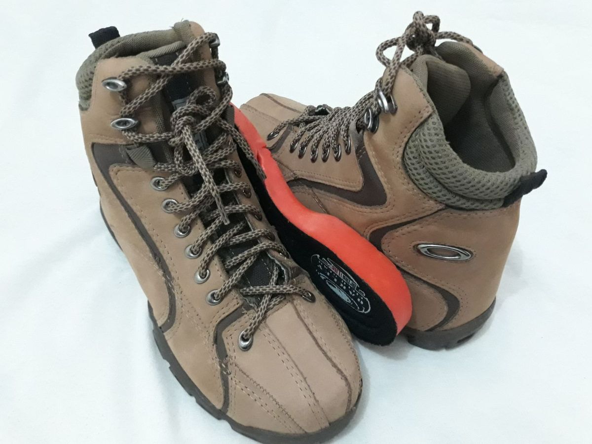 Bota store couro oakley