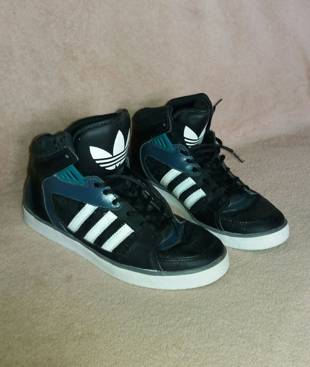 tenis adidas botinha