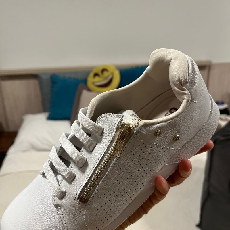 Tenis usaflex branco com hot sale dourado