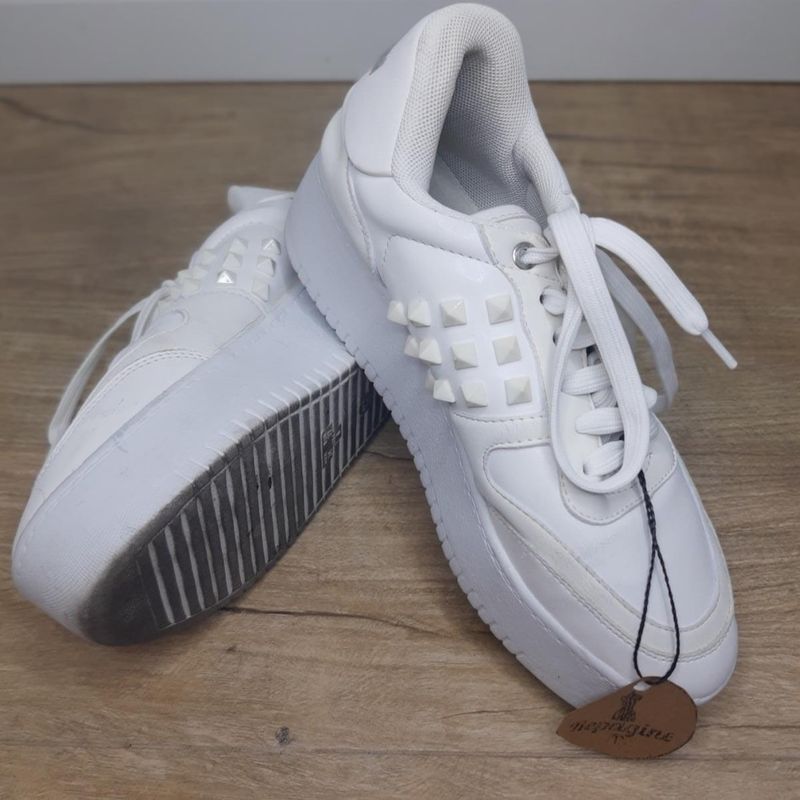 Tenis branco de store marca