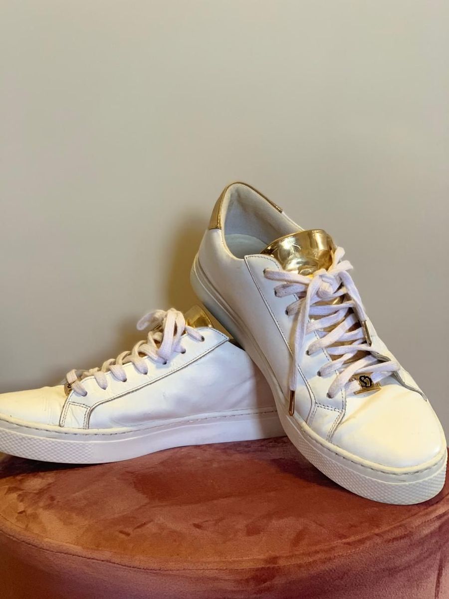 tenis carmen steffens dourado