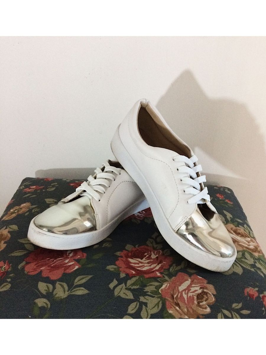 tenis branco e prata feminino