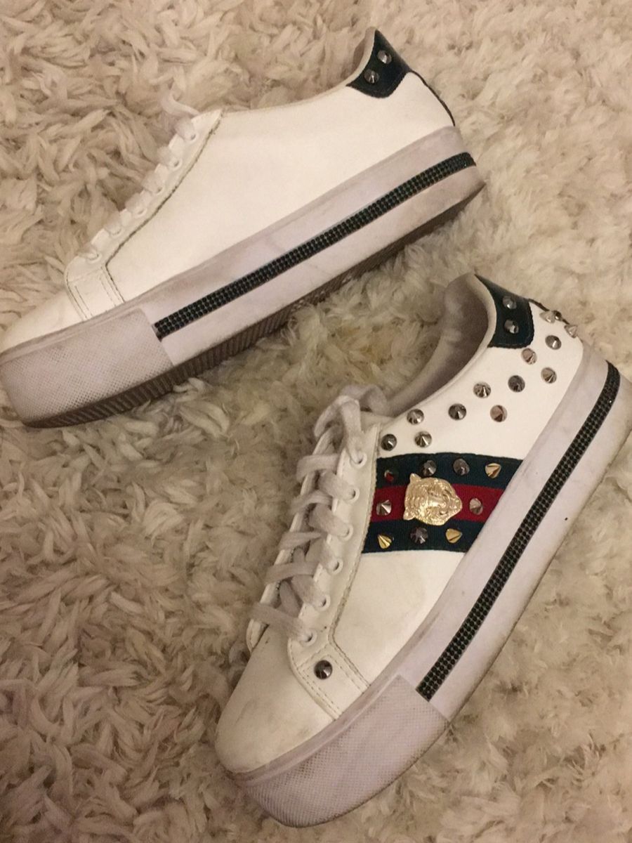 tenis branco estiloso feminino