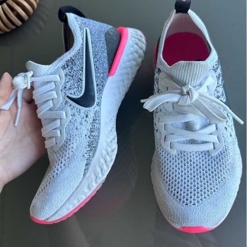 Tênis Branco Nike de Corrida Estilo Meia Nike Nunca Usado
