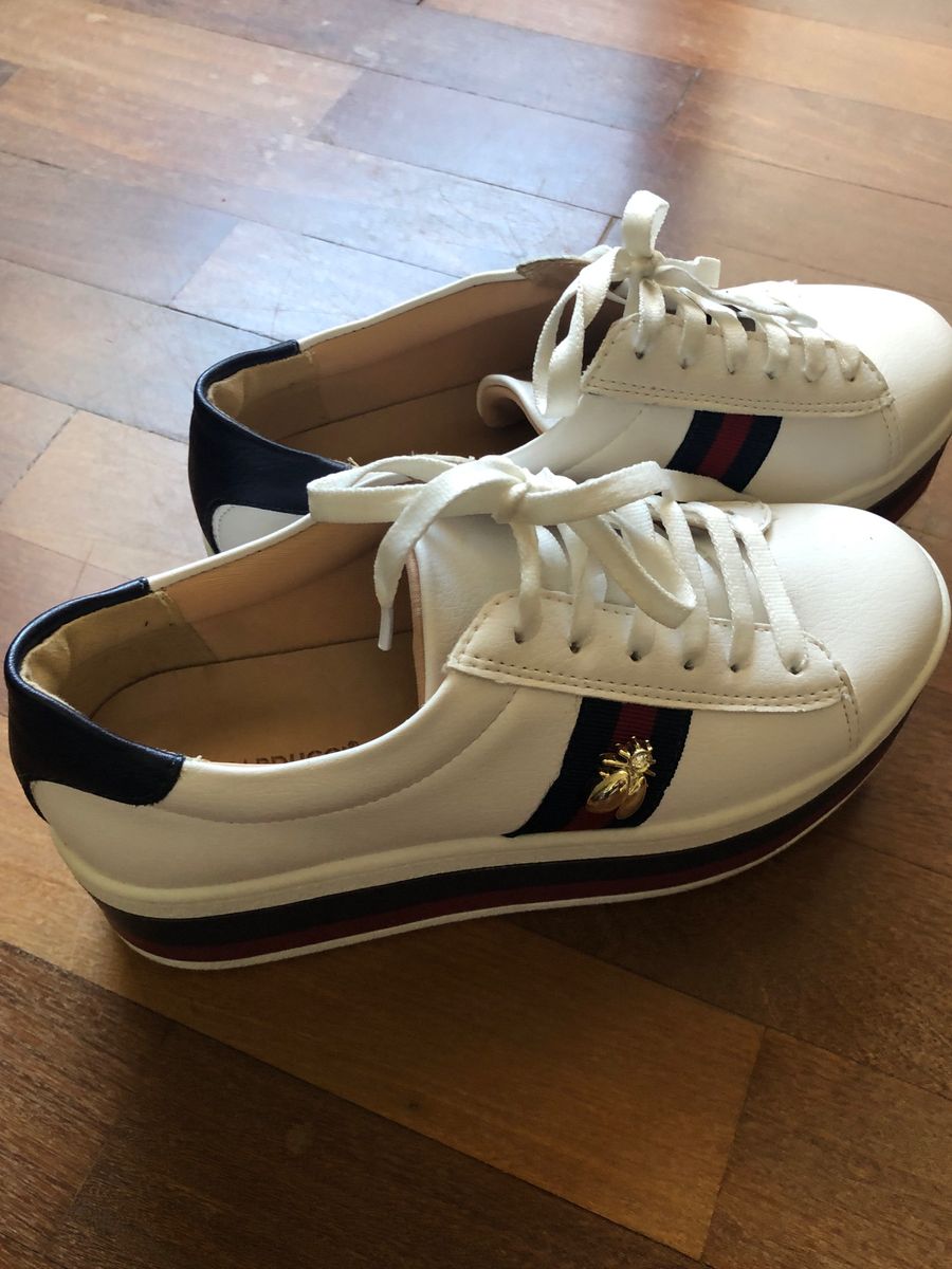 tenis branco solado alto