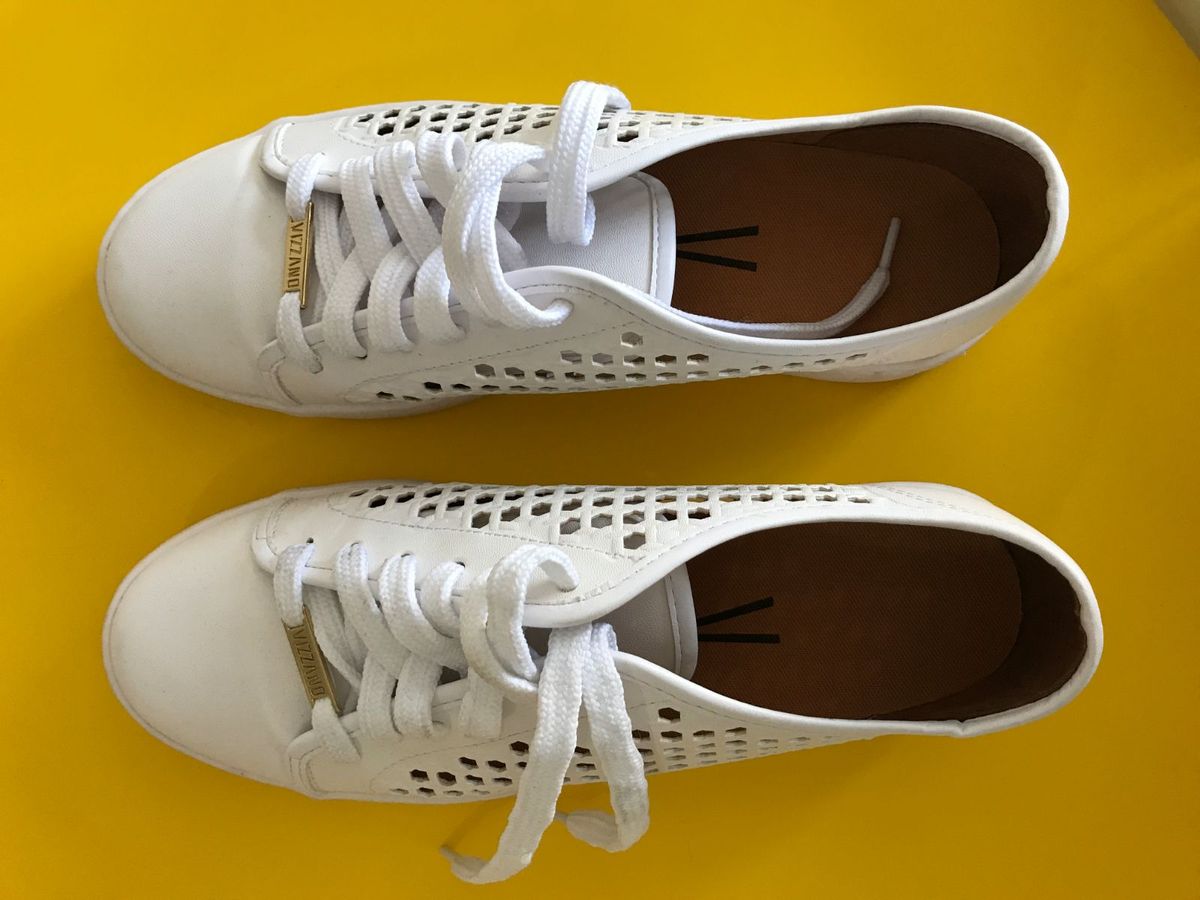 tenis vizzano branco furadinho