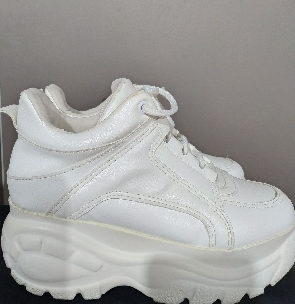 Tenis best sale bufalo branco