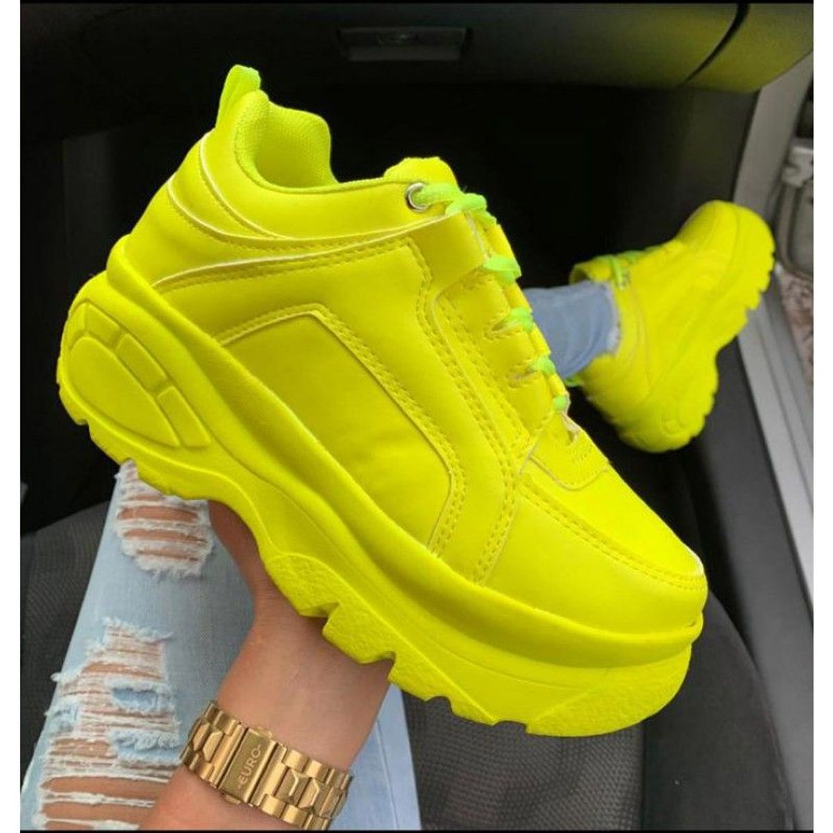 tenis amarelo feminino