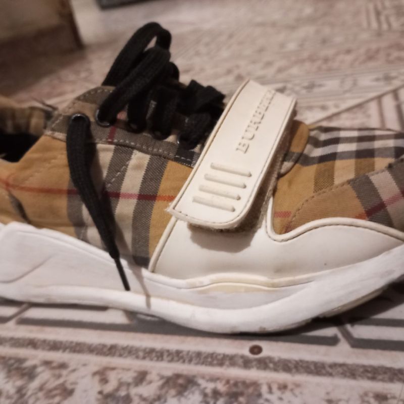 Burberry usado discount