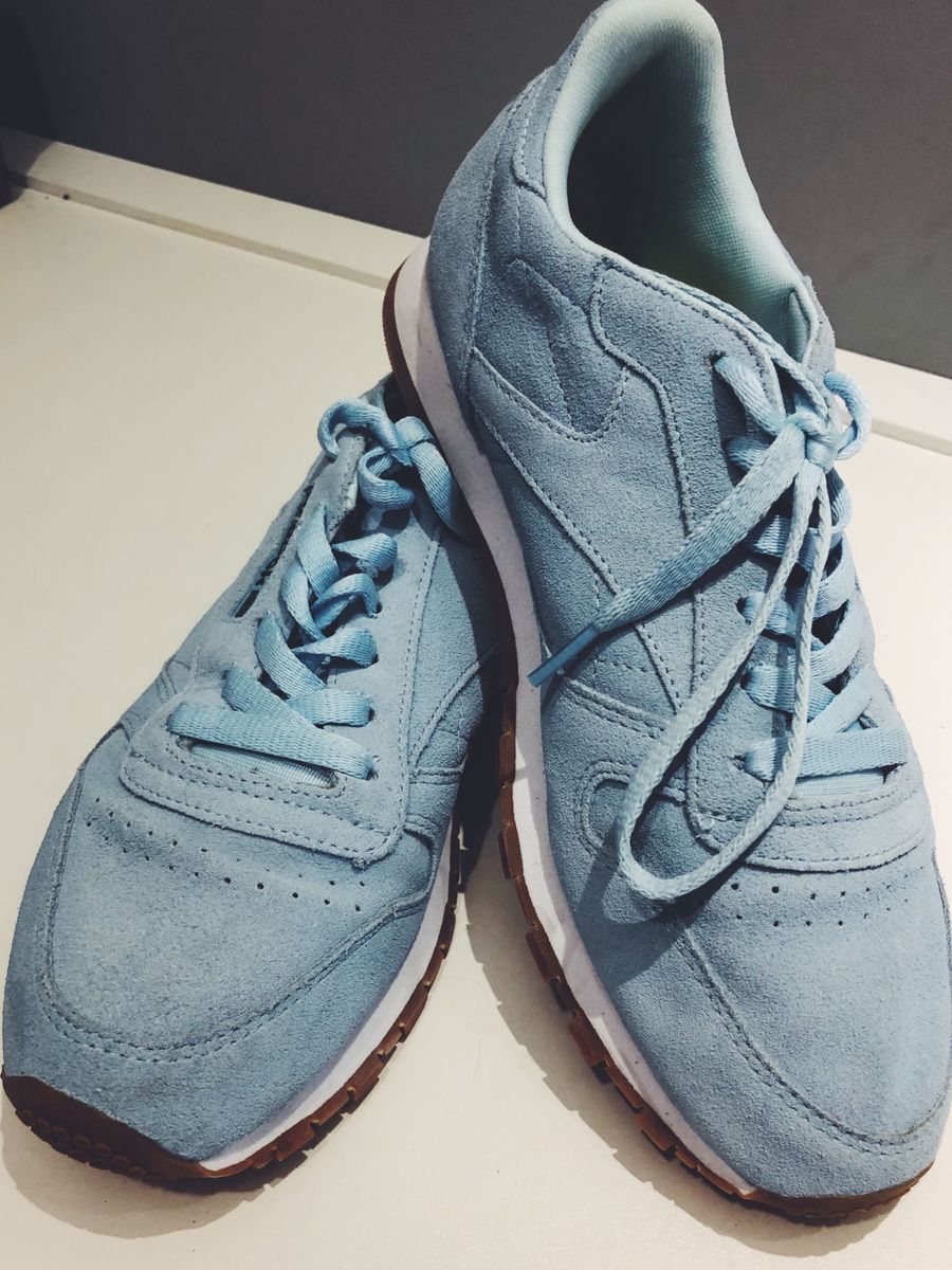 tenis reebok camurça