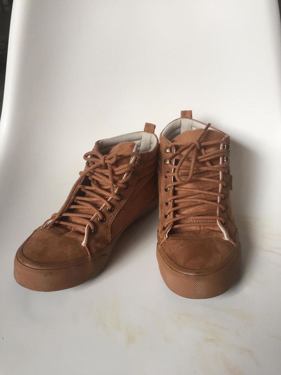 tenis capricho marrom