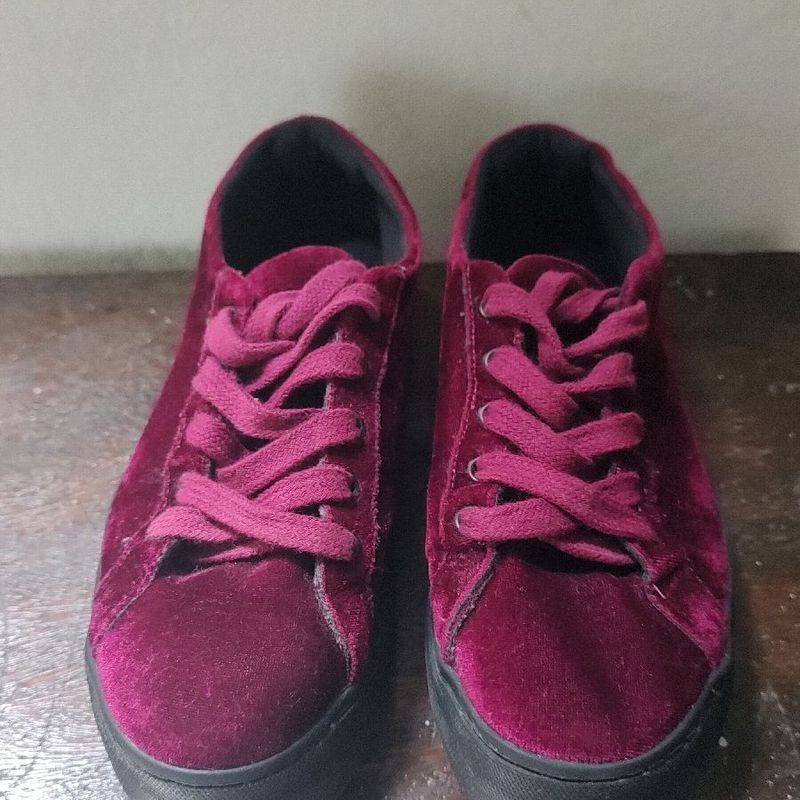 Tenis best sale camurça vermelho