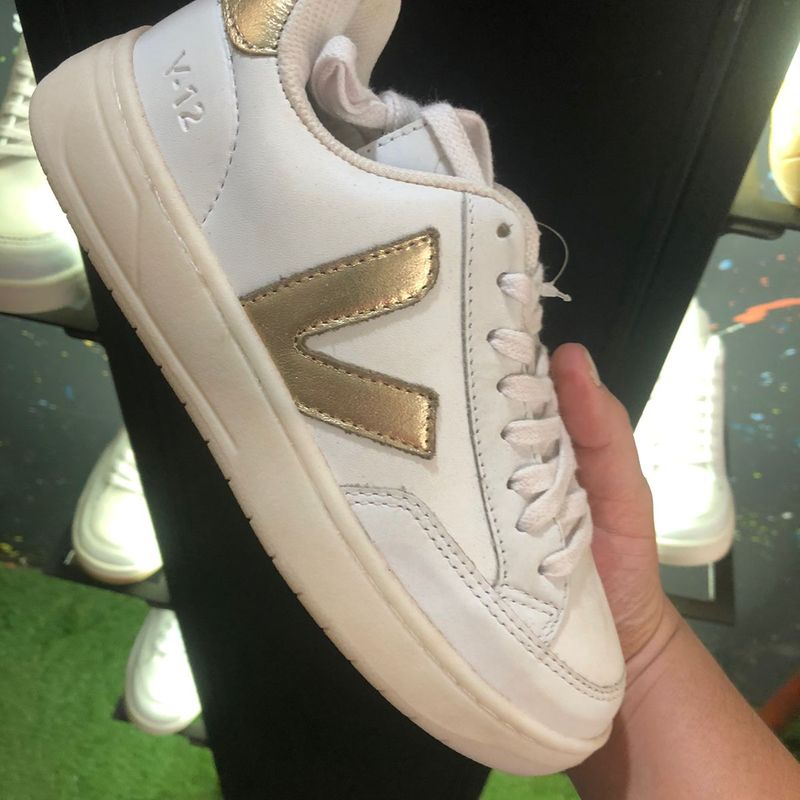 Tenis Casual Couro Legítimo Modelo Vert V 12 Inteiro Branco com Detalhe V  Dourado Tênis Feminino Nunca Usado 79330500 enjoei