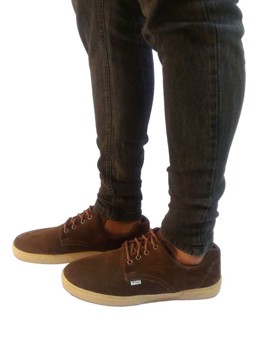 tenis casual marrom