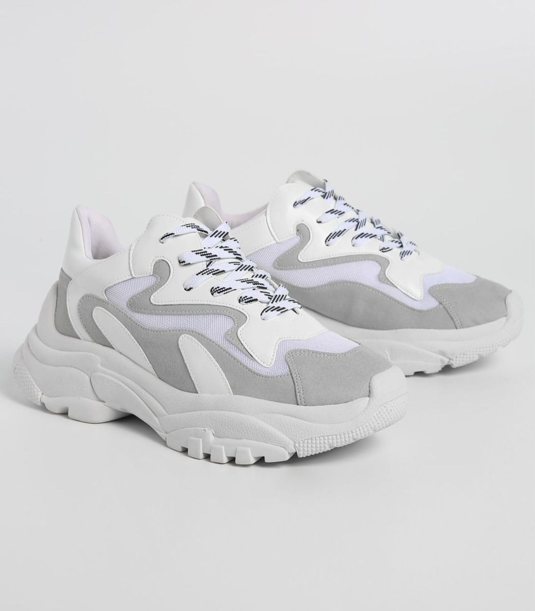 tenis chunky branco e cinza