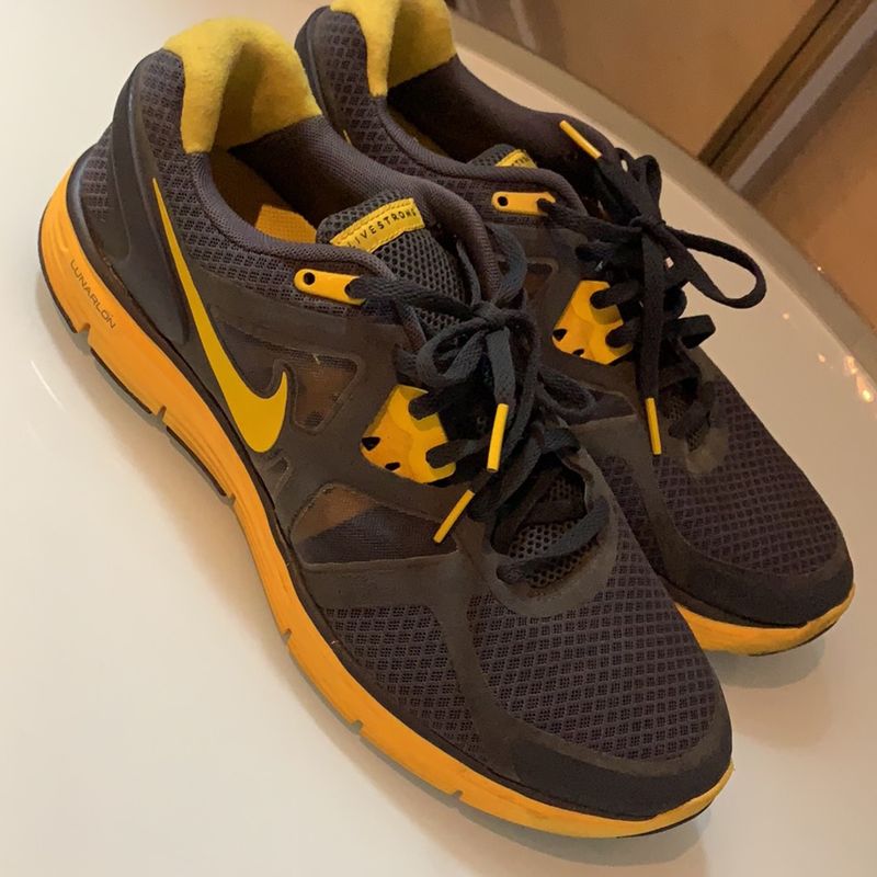 Nike cinza e sales amarelo