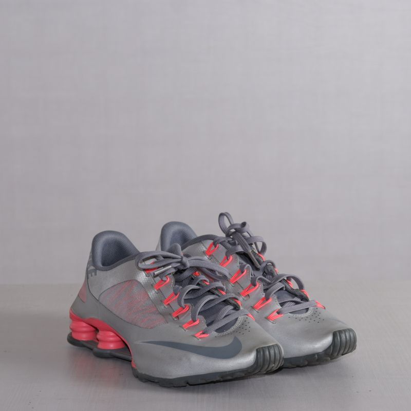 Nike shox feminino hot sale cinza e rosa