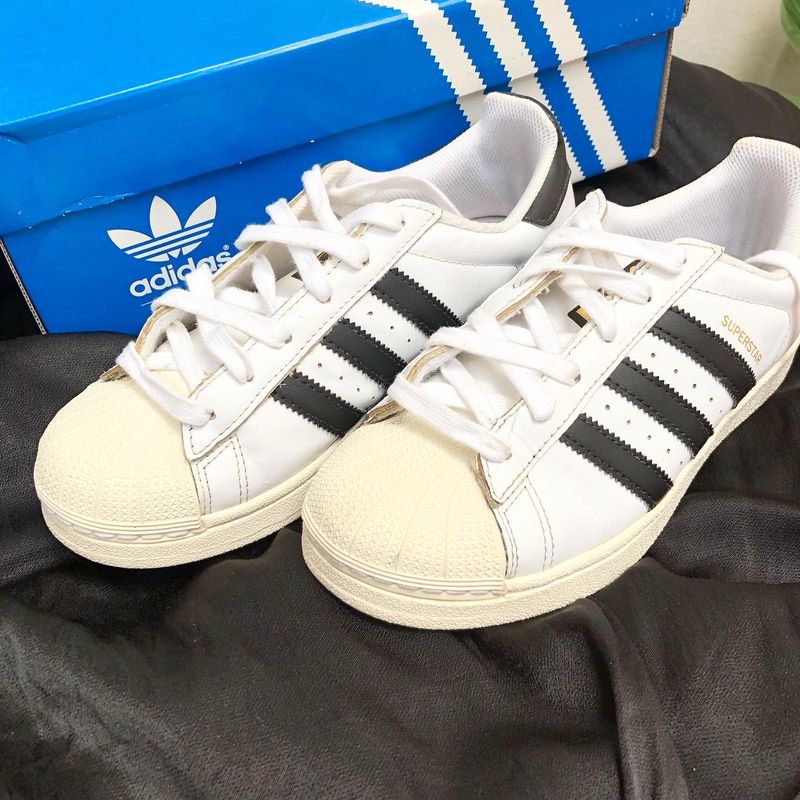 Tenis adidas sales feminino classico