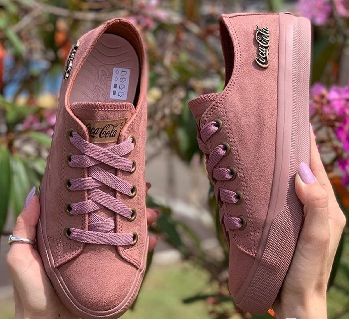 tenis da coca rosa