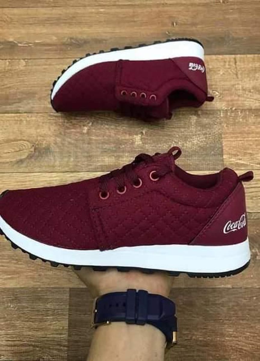 tenis bordo coca cola