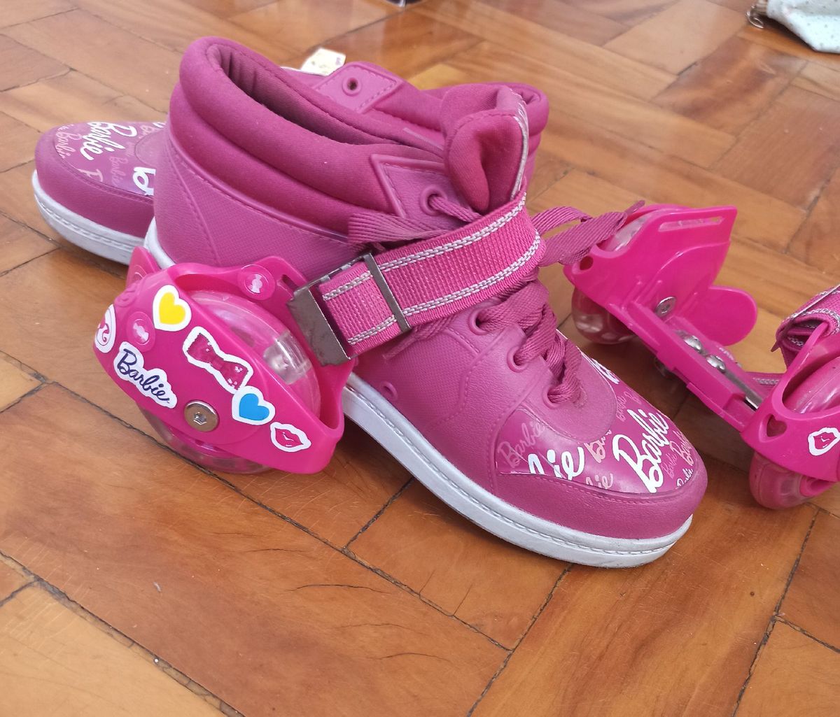 tênis de rodinha da barbie