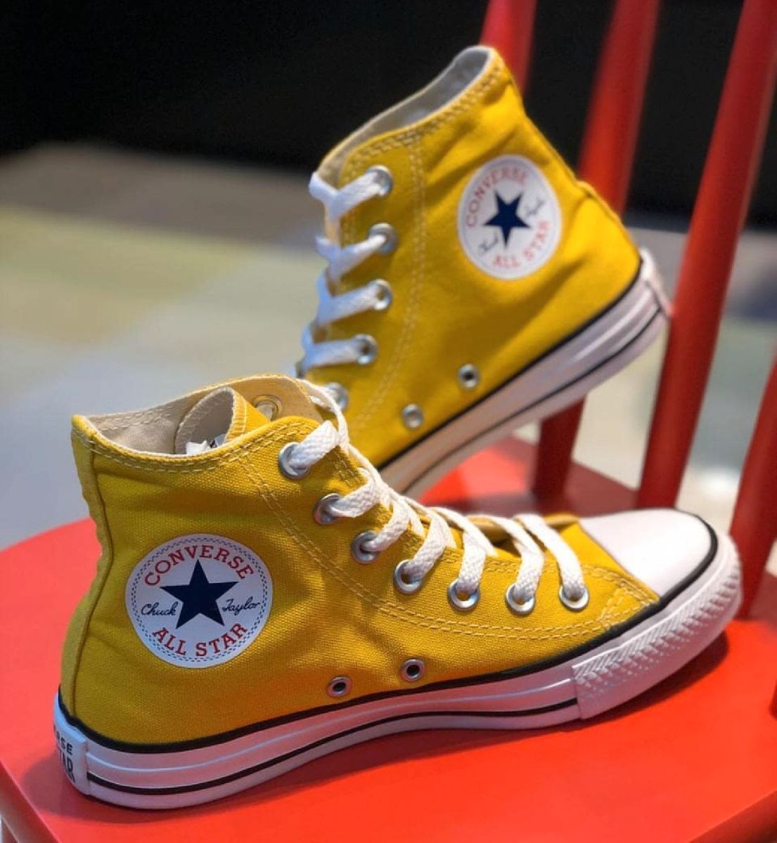 converse amarelo cano médio
