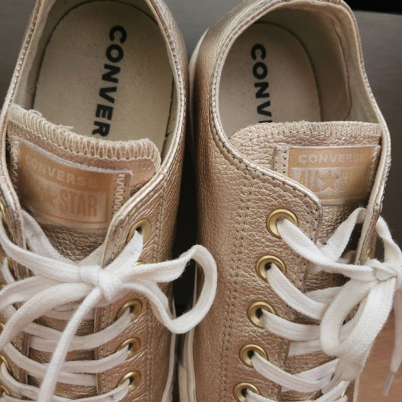 Converse all store star couro dourado