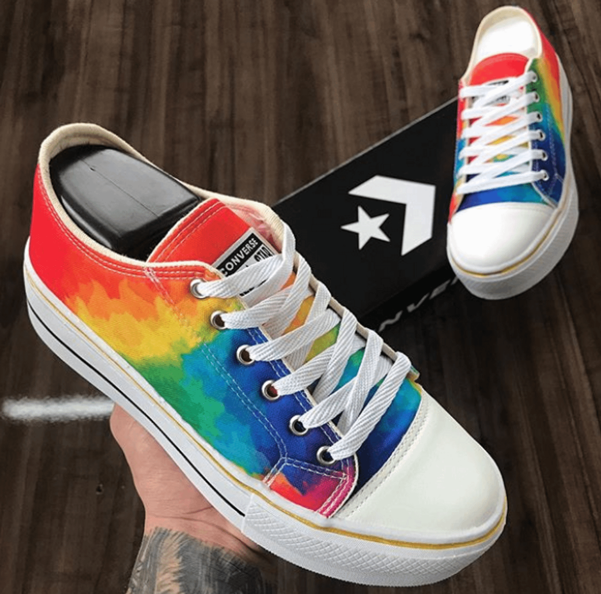 tenis plataforma arco iris