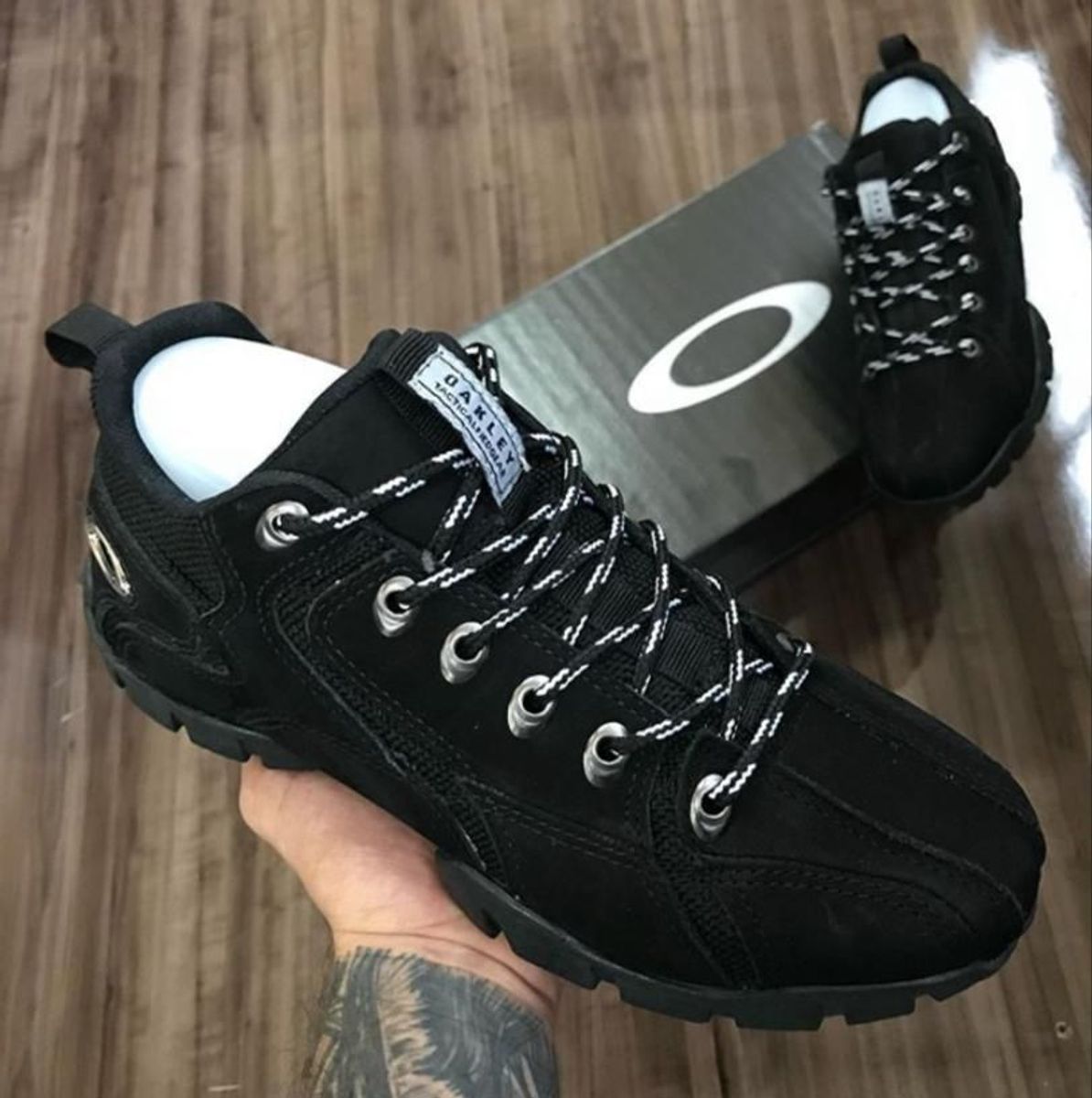 tenis oakley couro preto
