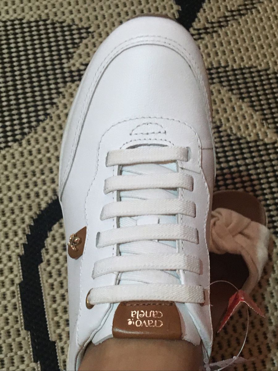 tenis cravo e canela couro branco