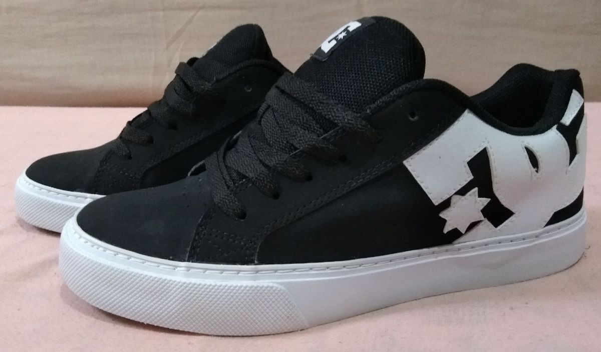 dc court graffik preto