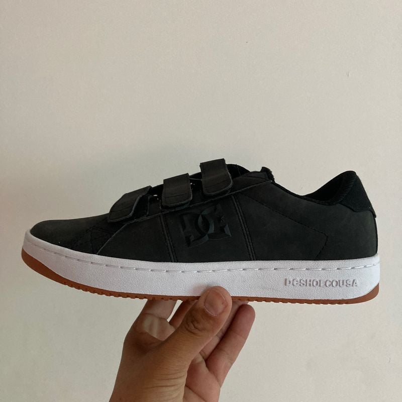 water resistant casual shoes