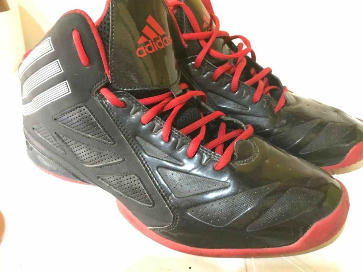 tenis adidas basquete preto