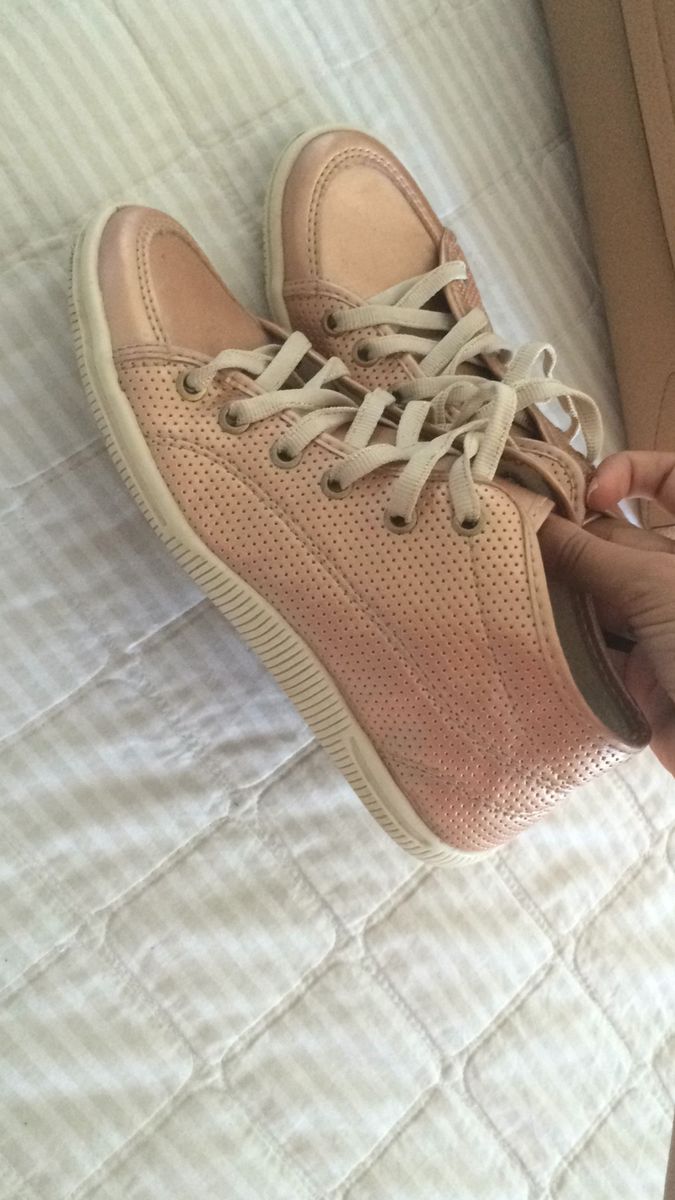 tenis meio alto