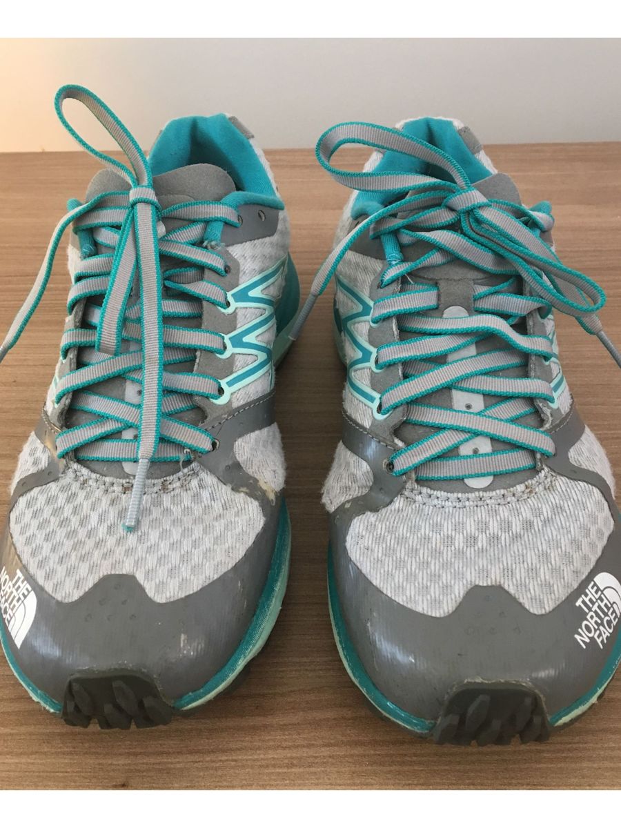 tenis para corrida de montanha