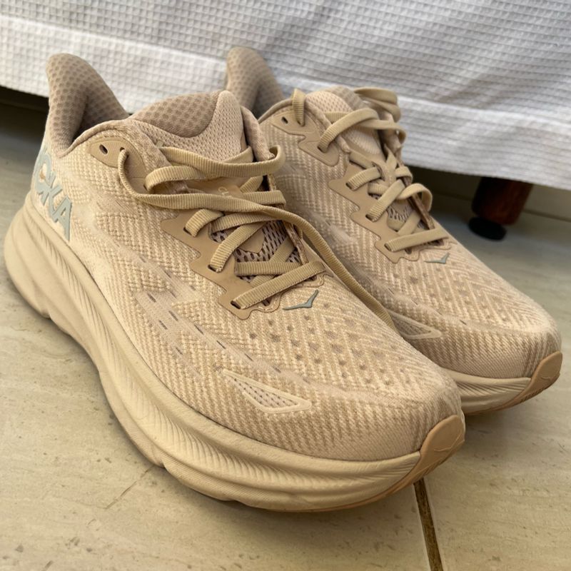 Tênis de Corrida Hoka Clifton Original Feminino Praticamente