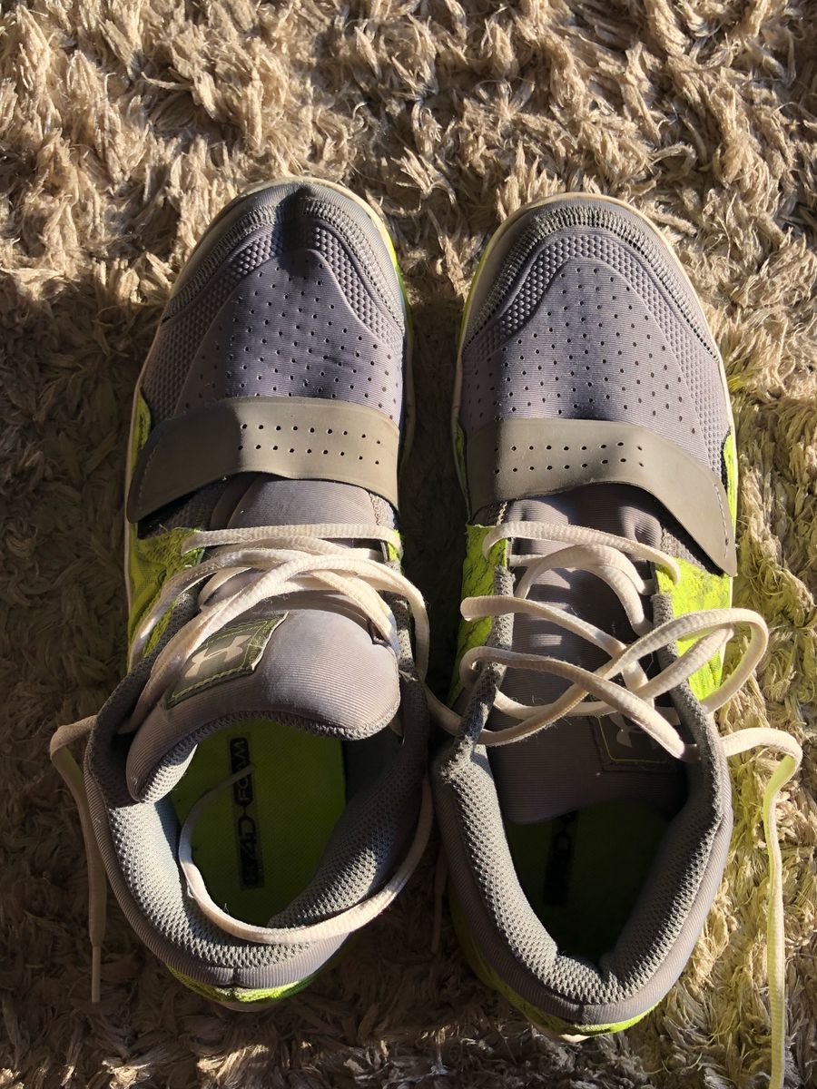 Tênis de Corrida Minimalista Under Armour Roupa Esportiva Masculino Under Armour Usado