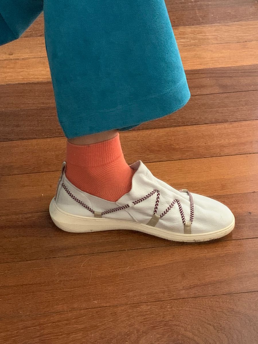 Tênis de Couro com Elástico Outer Tênis Feminino Outer Usado 85843757  enjoei