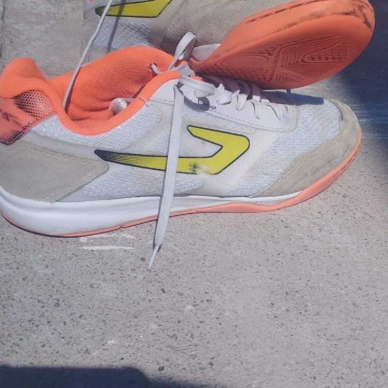 T nis de Futsal Topper Letra Lii de Pano com Amortecedor T nis Feminino Topper Usado 89556647 enjoei