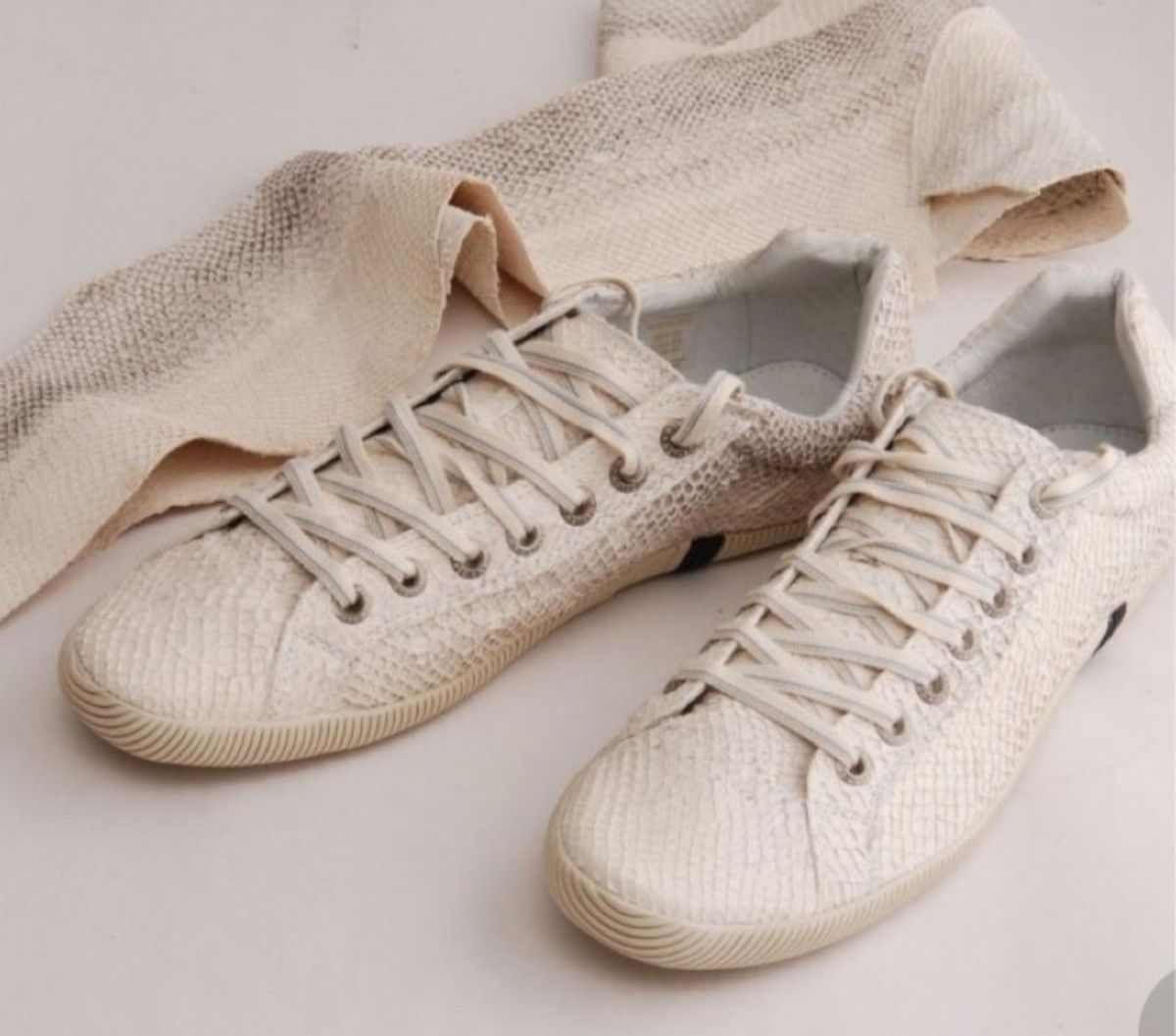 tenis osklen escama de peixe