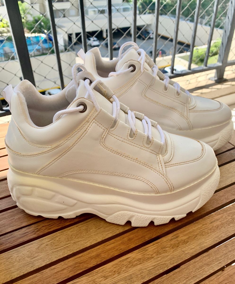 tenis de salto riachuelo