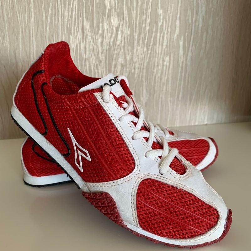 Diadora shoes clearance red