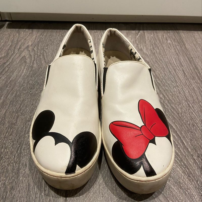 Slip on 2024 arezzo disney