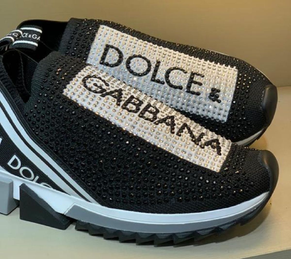tenis dolce gabbana com pedras