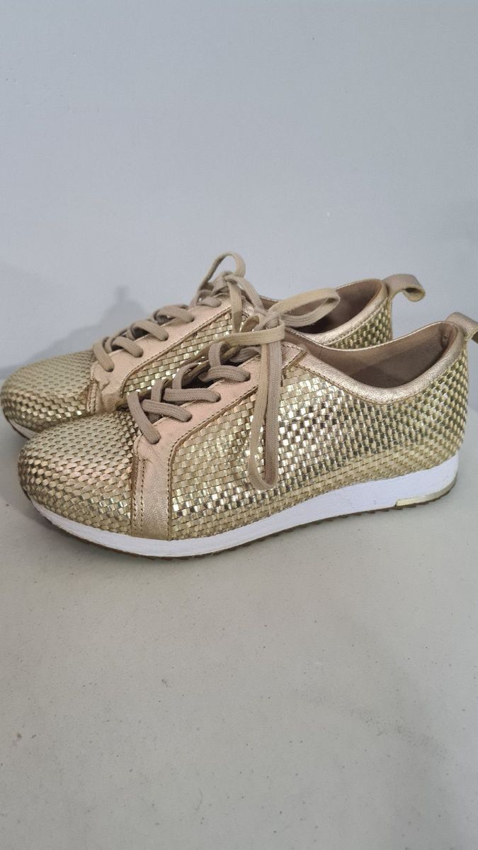 Tenis dourado hot sale feminino usaflex