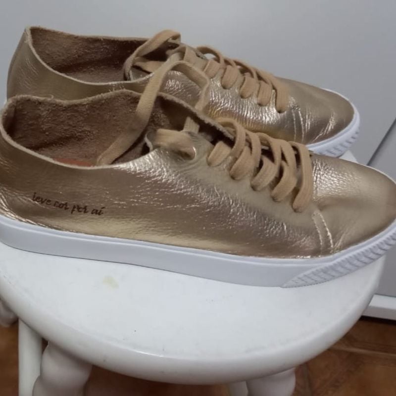 Tênis Dourado Via Mia Couro Legítimo Tamanho 37 Perfeito