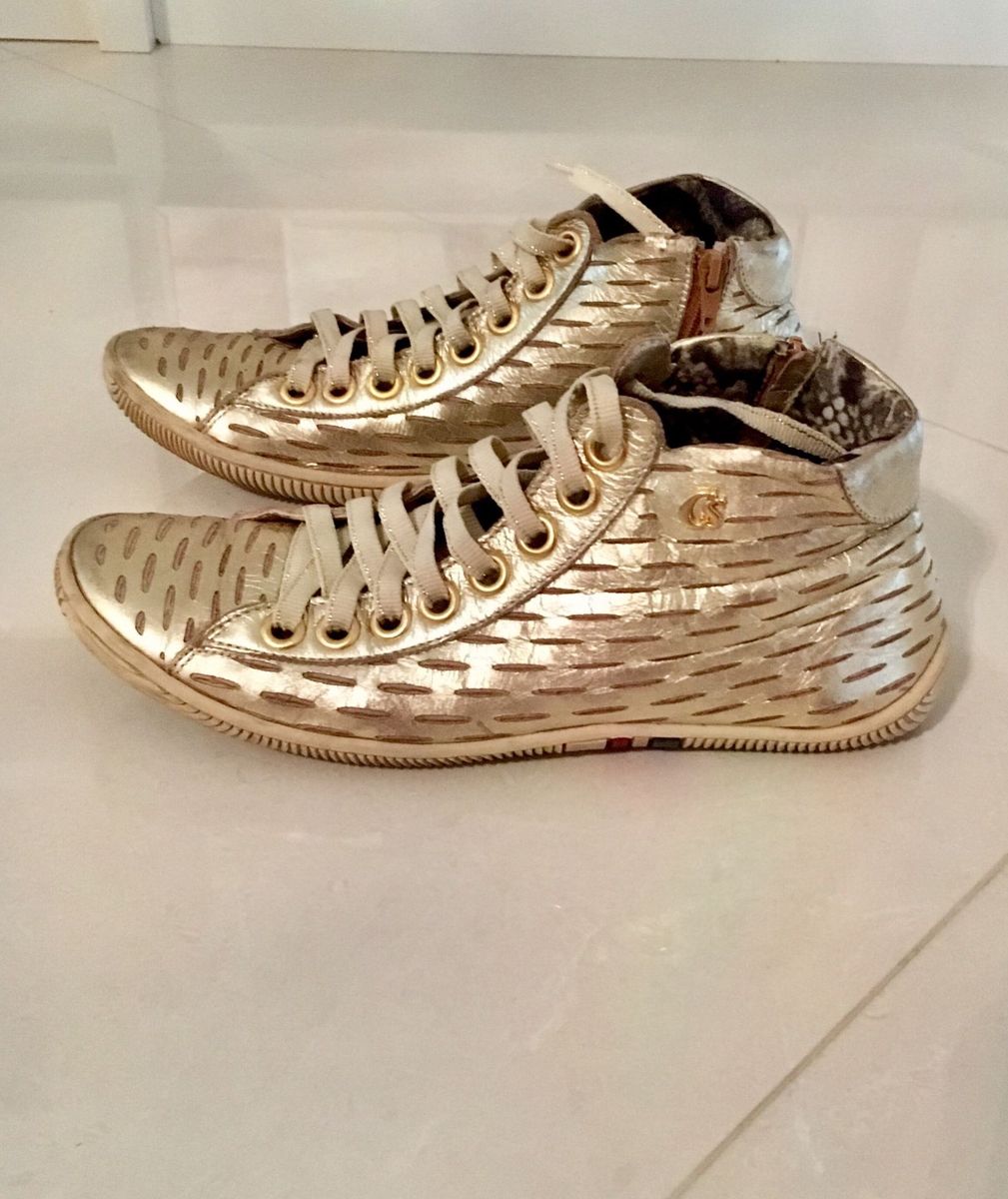 tenis carmen steffens dourado