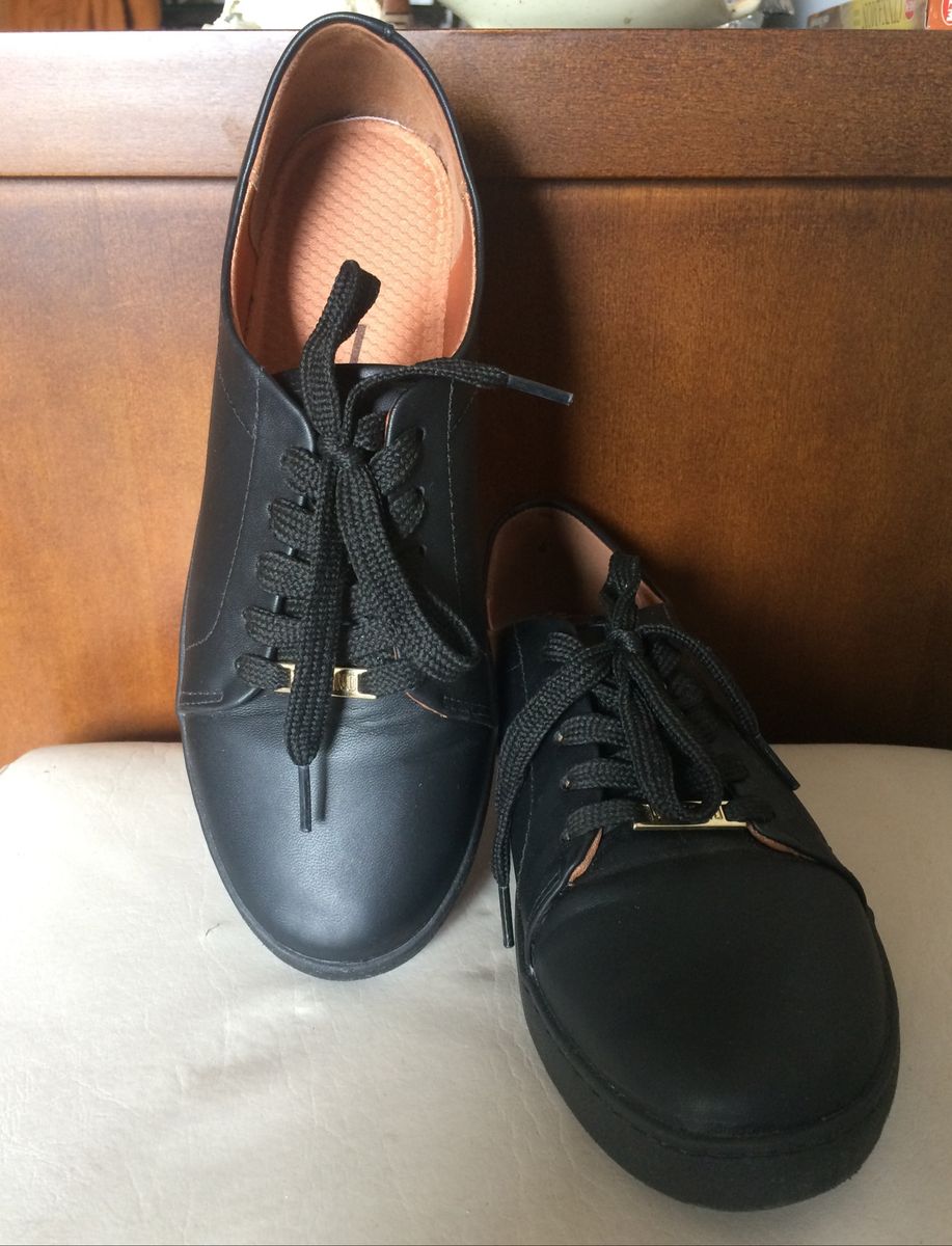 tenis couro sintetico