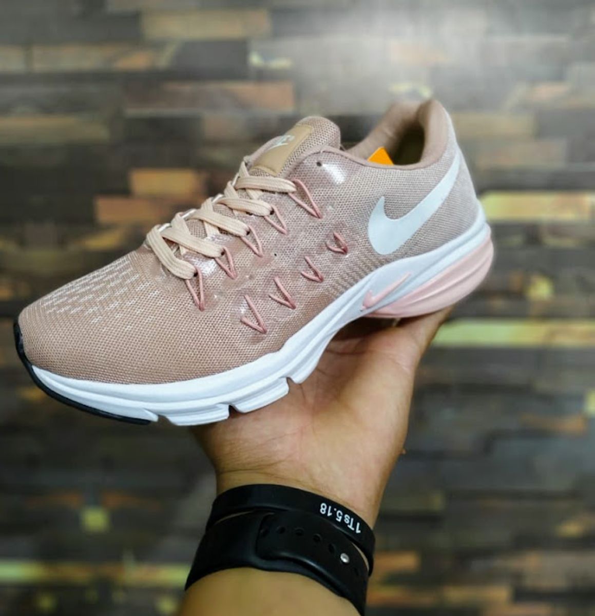 Tenis nike hot sale feminino leve